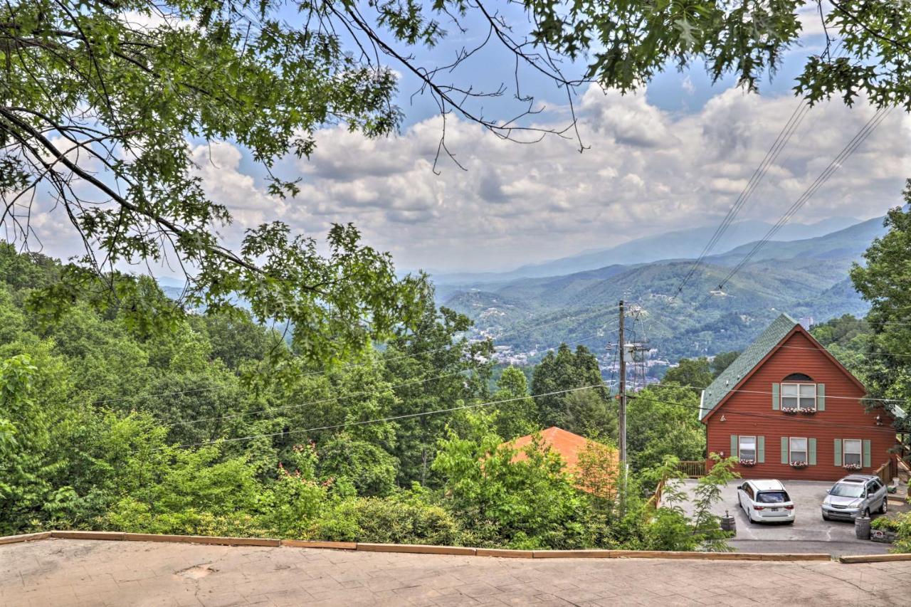 Hot Tub, Sauna And Mountain View * Gatlinburg