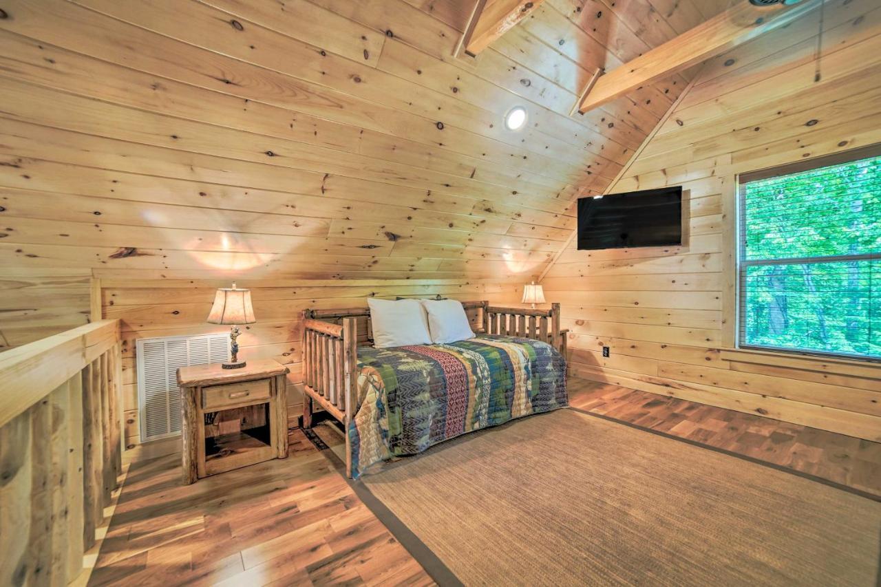 20 Mi To Dollywood With Hot Tub In Holiday home *