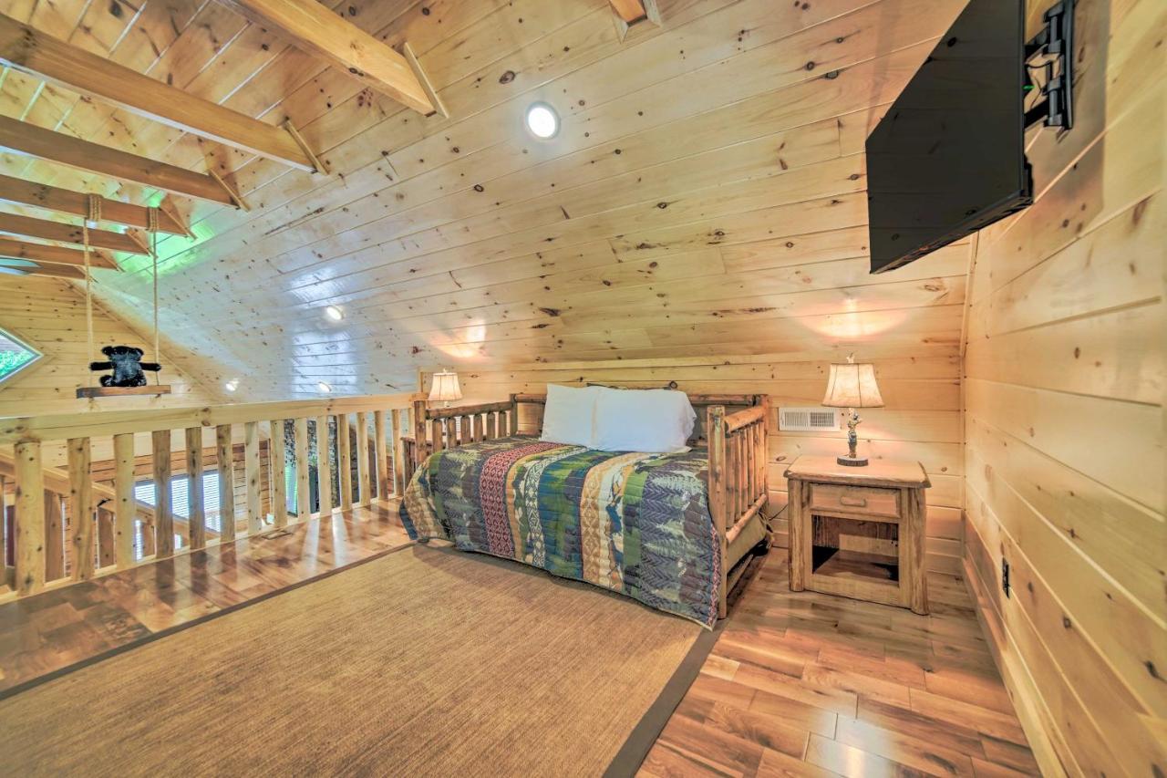 20 Mi To Dollywood With Hot Tub In Holiday home *