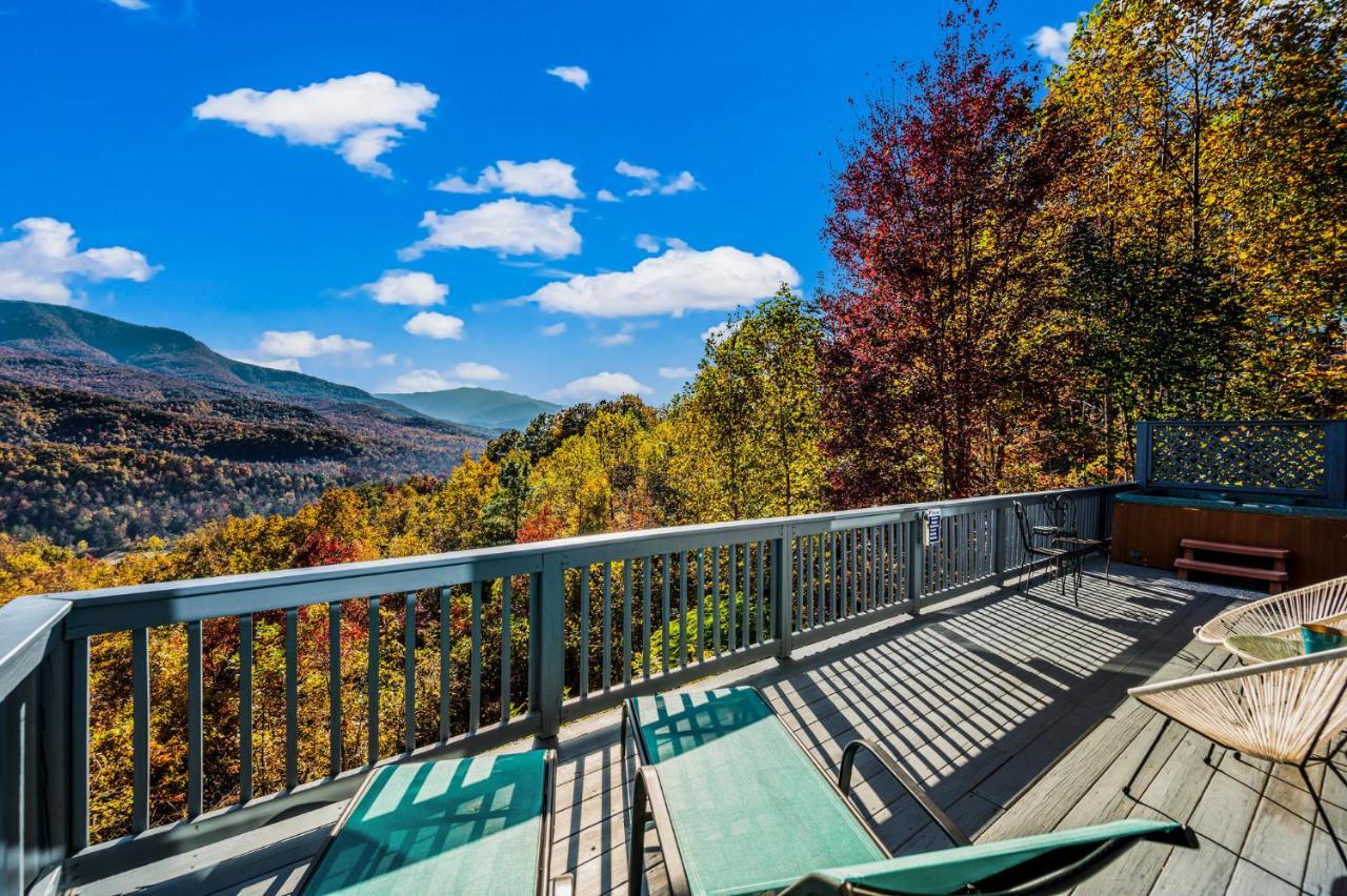Barenberg Cabin: Panoramic Smoky Mountain Retreat With Dual