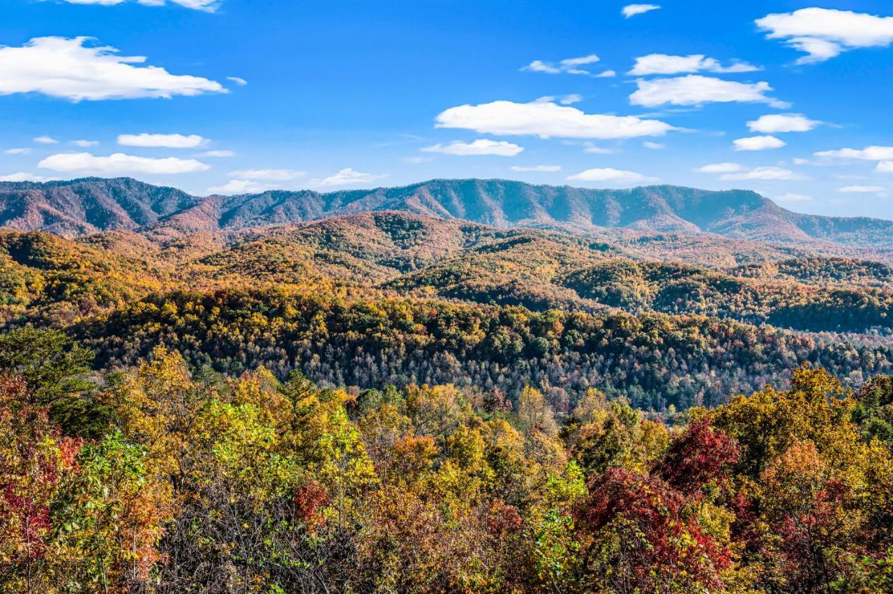 Barenberg Cabin: Panoramic Smoky Mountain Retreat With Dual Holiday home Gatlinburg