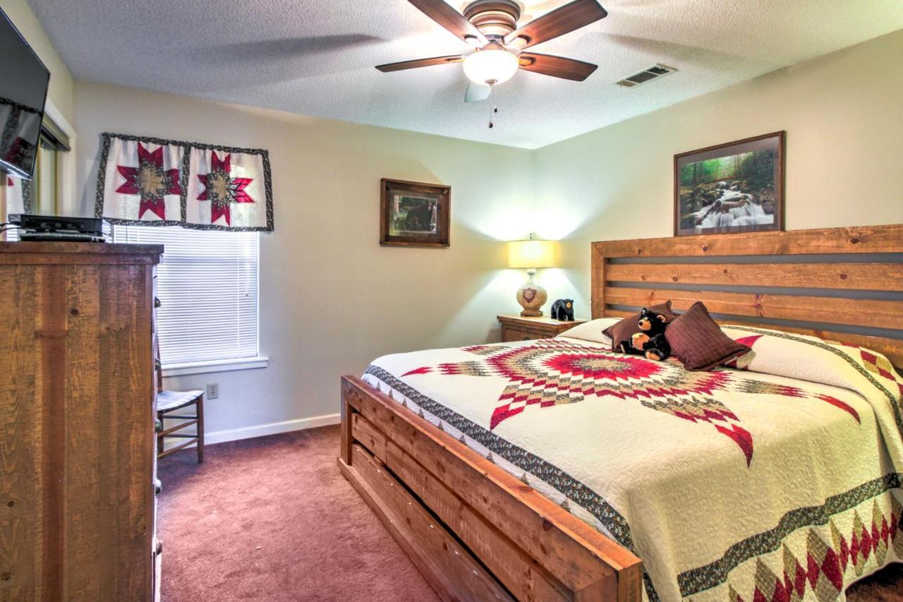 Tree Top Dream Cabin With Hot Tub In Gatlinburg!
