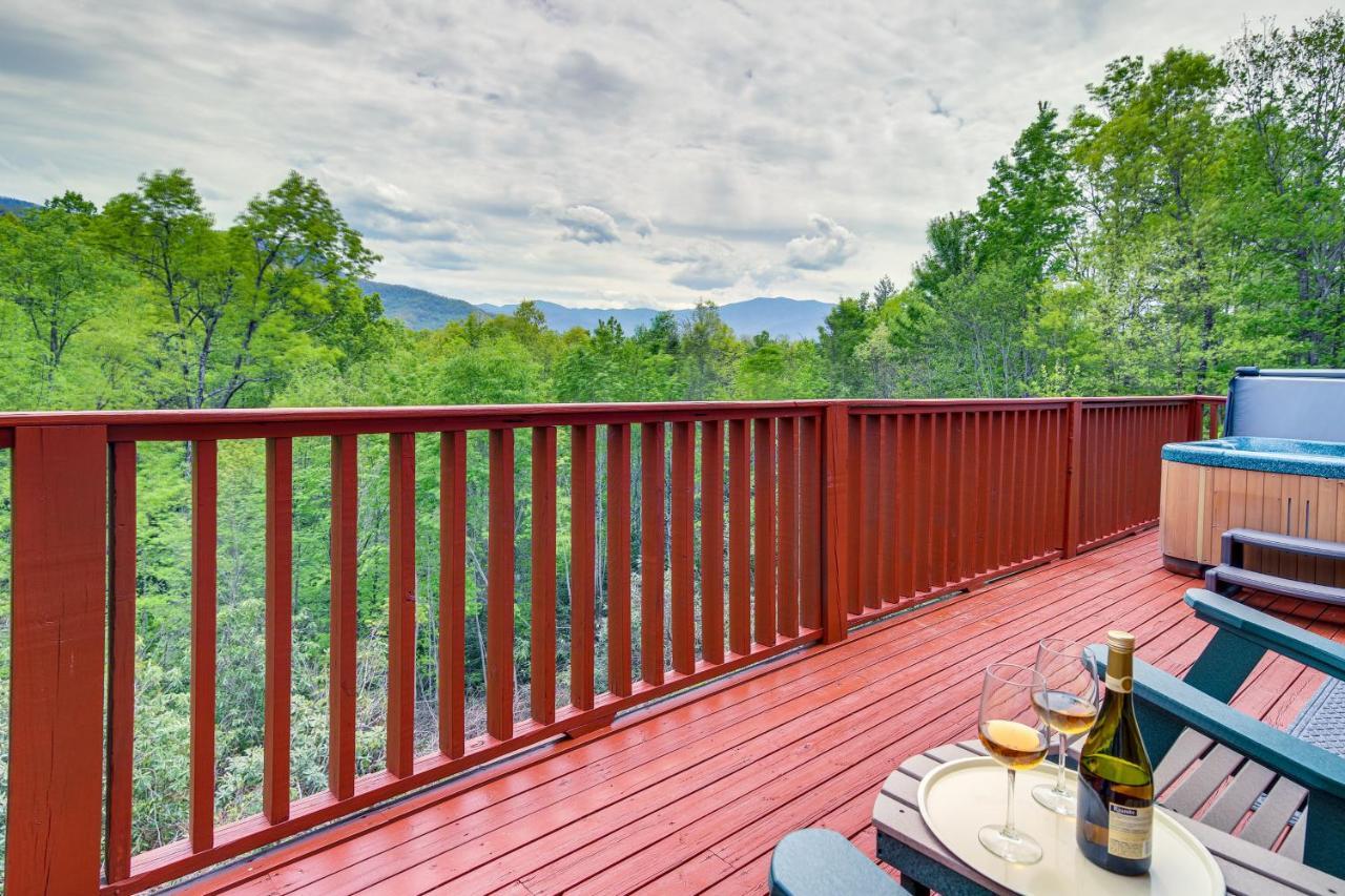 Holiday home Quiet With Lookout Decks And Hot Tub! Gatlinburg