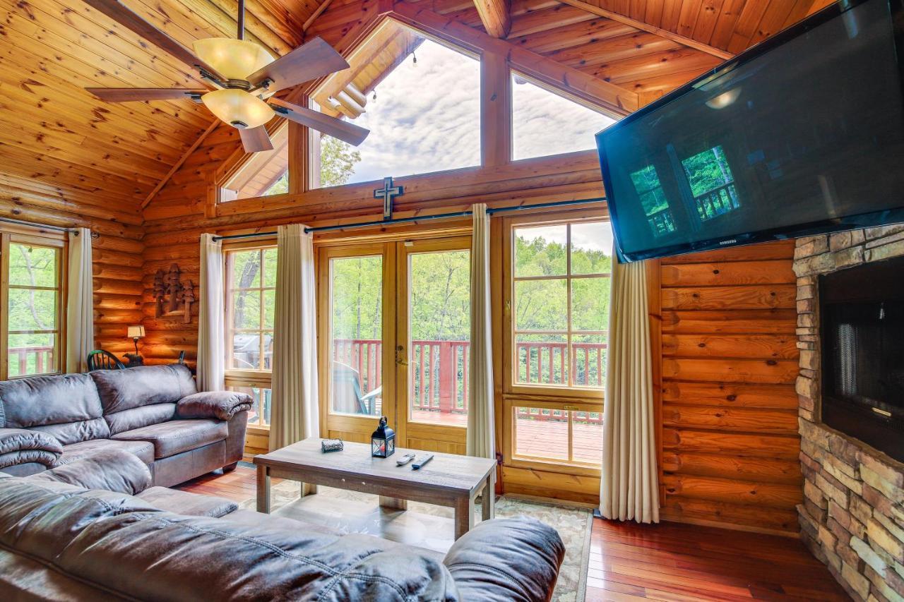 Quiet With Lookout Decks And Hot Tub! Gatlinburg
