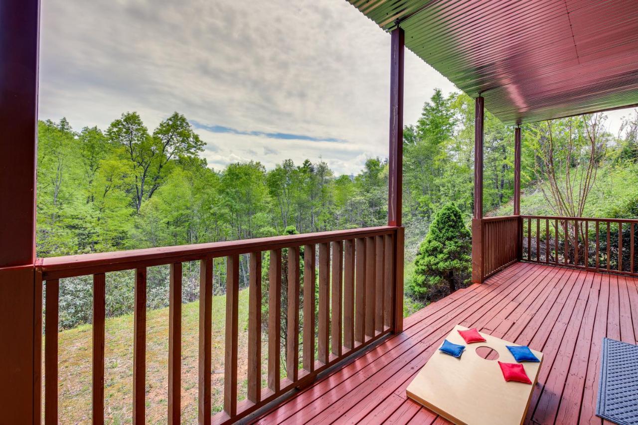 Quiet With Lookout Decks And Hot Tub! * Gatlinburg