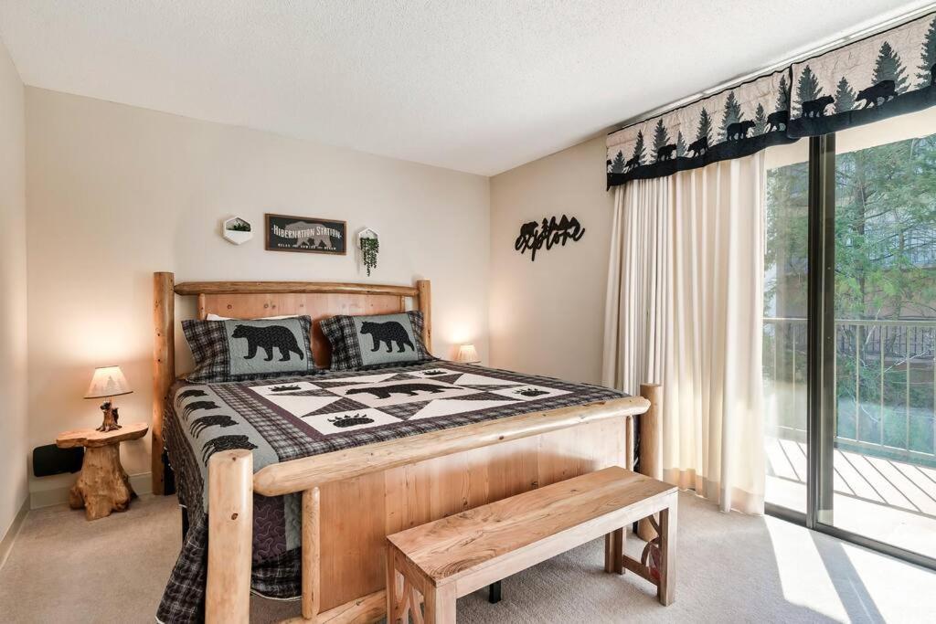 Bear Pause Retreat/steps To Pkwy/with Indoor Pool *
