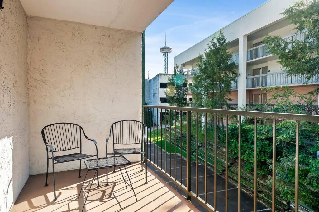Bear Pause Retreat/steps To Pkwy/with Indoor Pool *