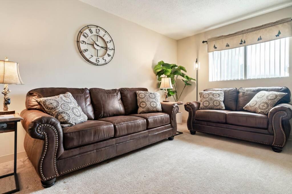 Bear Pause Retreat/steps To Pkwy/with Indoor Pool Apartment *