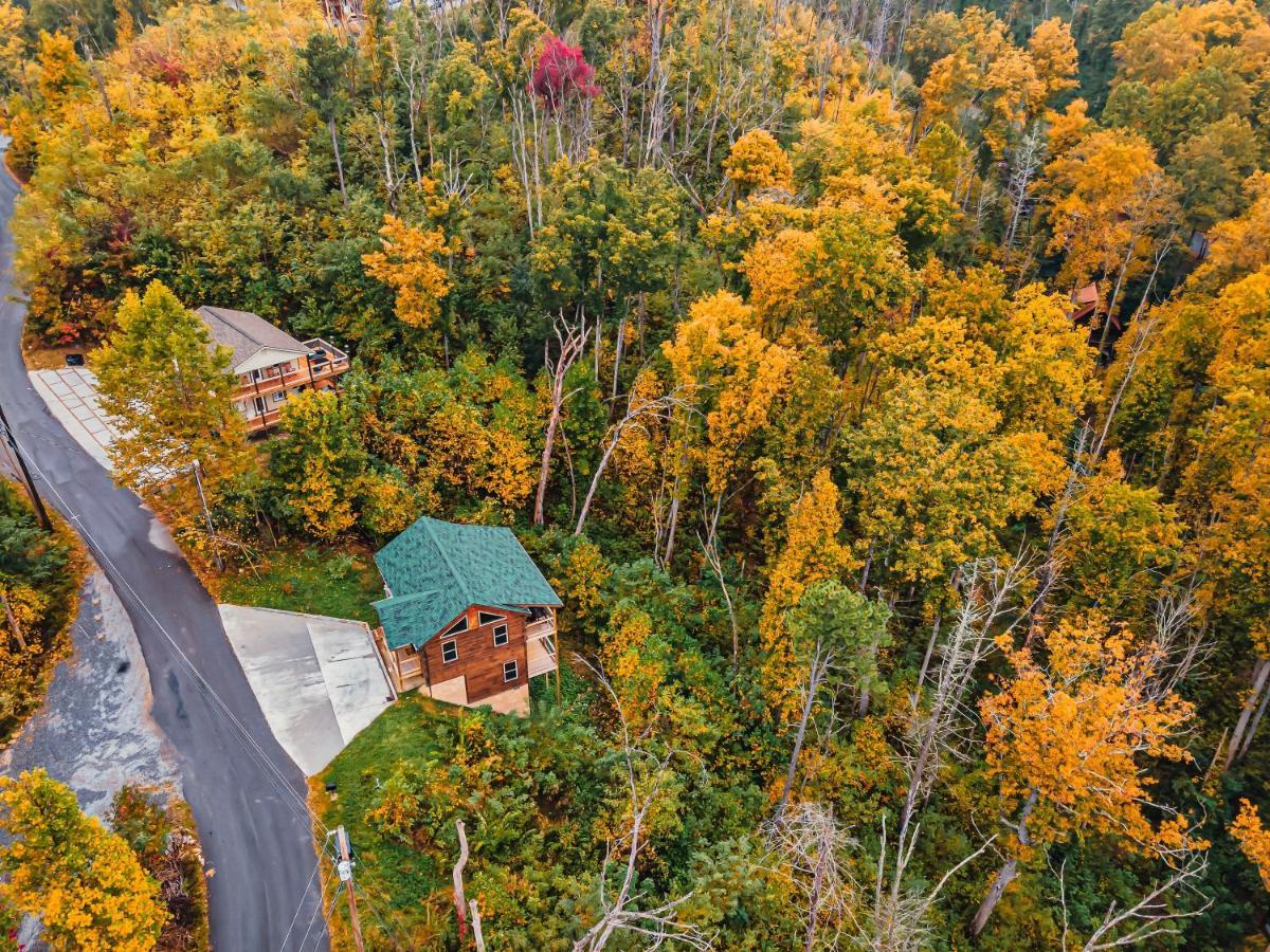 Modern Mountain Cabin! Hot Tub! Near Downtown! Holiday home *