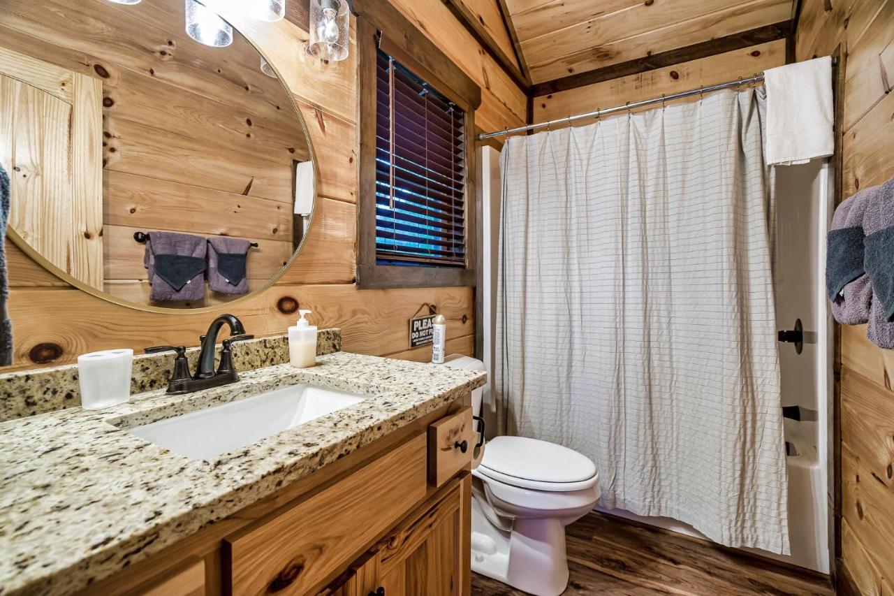 Holiday home Modern Mountain Cabin! Hot Tub! Near Downtown!