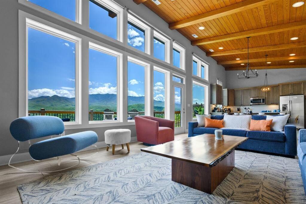 Modern Near Smoky Mountain National Park Villa Gatlinburg