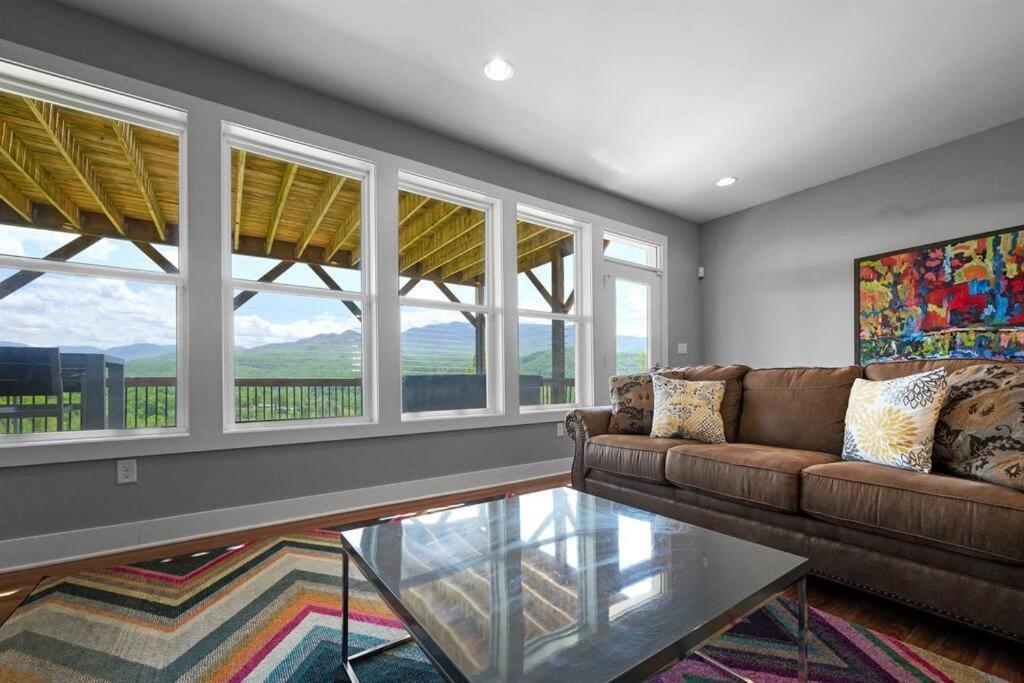 Modern Near Smoky Mountain National Park