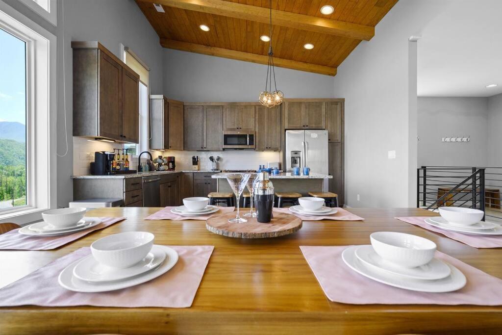 Modern Near Smoky Mountain National Park Gatlinburg