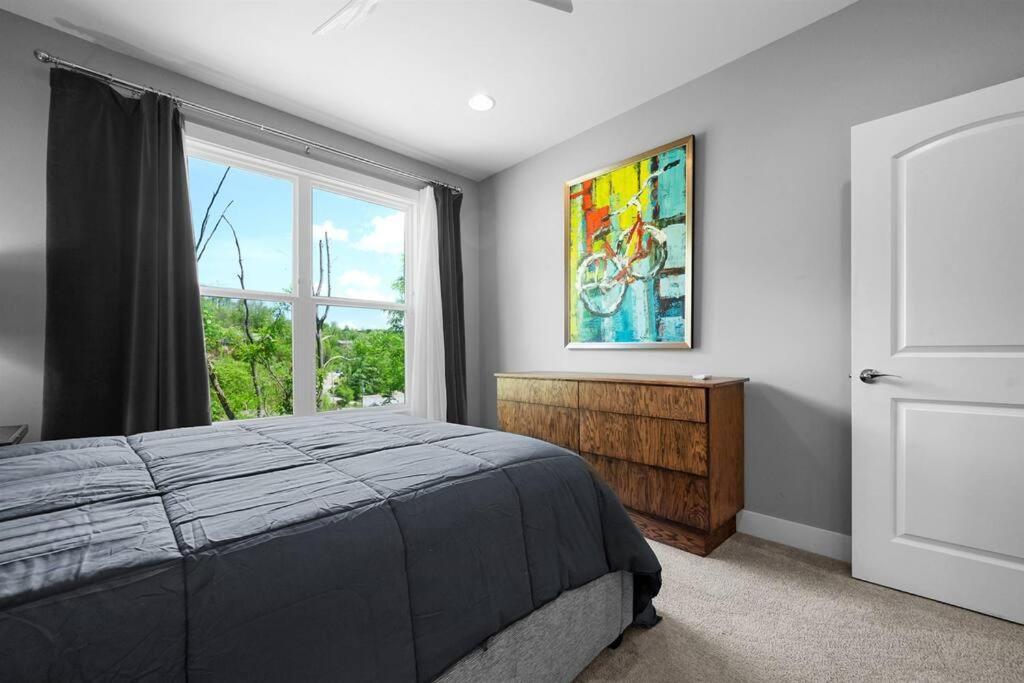 Modern Near Smoky Mountain National Park * Gatlinburg