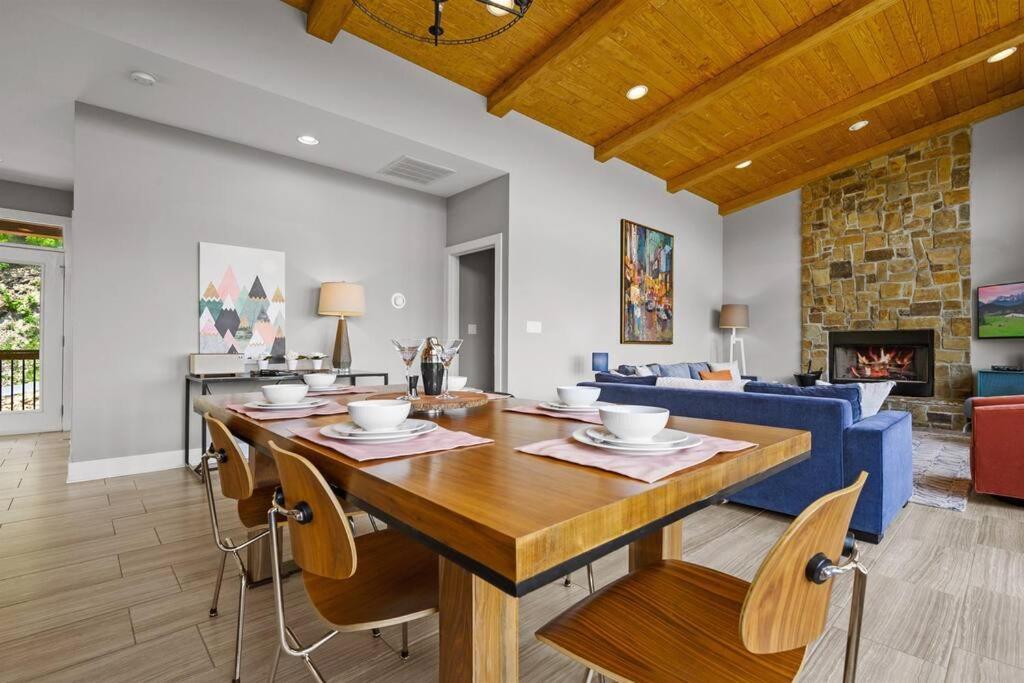 Modern Near Smoky Mountain National Park Gatlinburg