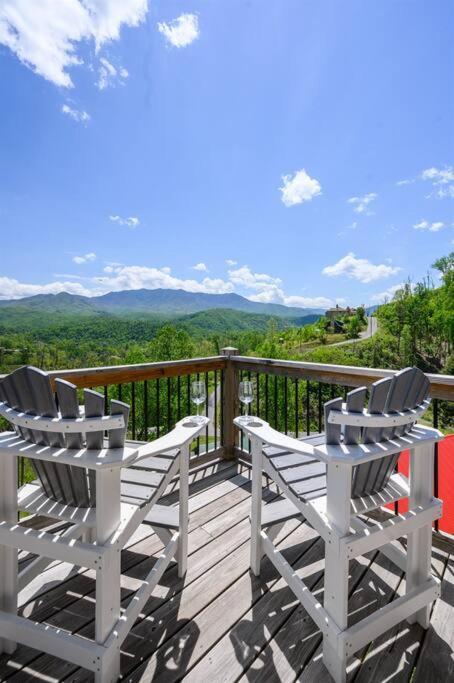 Modern Near Smoky Mountain National Park Gatlinburg