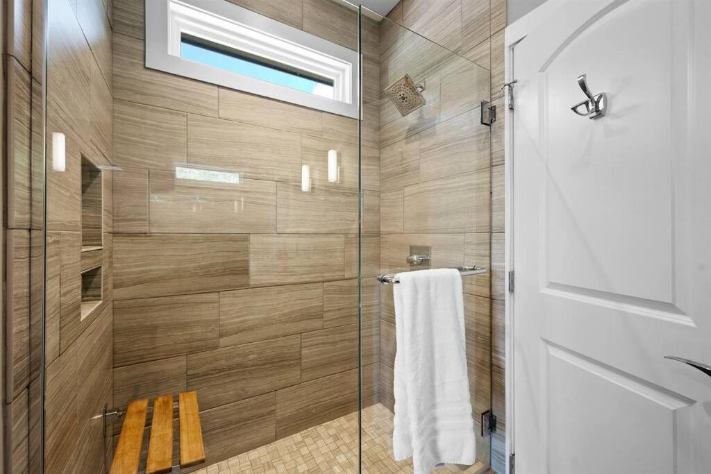 Modern Near Smoky Mountain National Park Villa