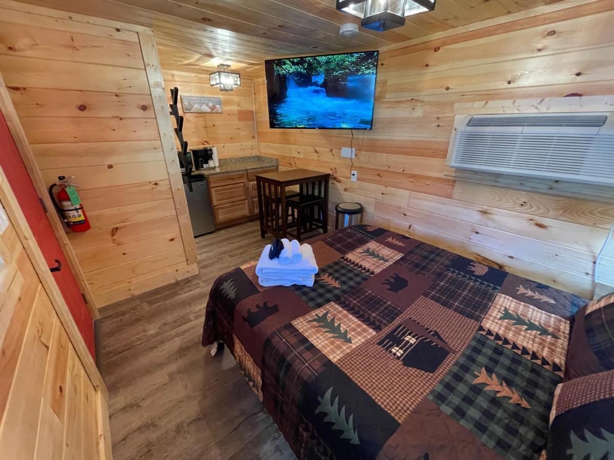 Newly Remodeled In Gatlinburg! Apartment