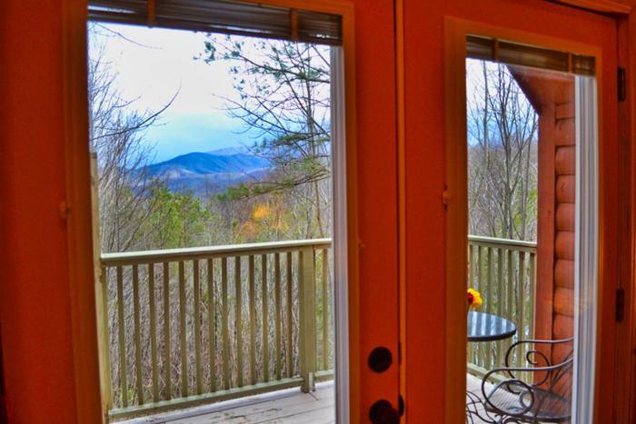 Mountain Nest * Gatlinburg