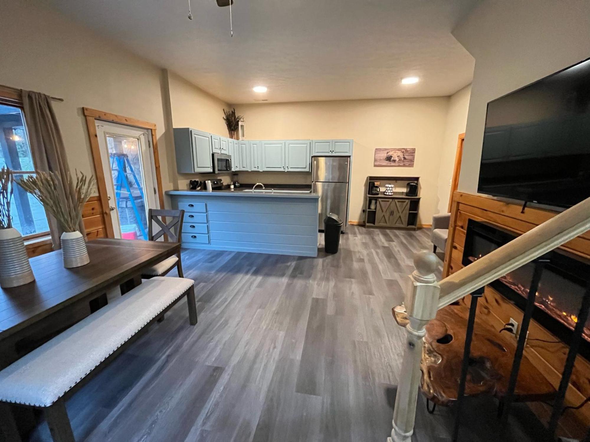 Holiday home Smokey Mountain Retreat, Hot Tub, Game Room, Sleeps 8! *