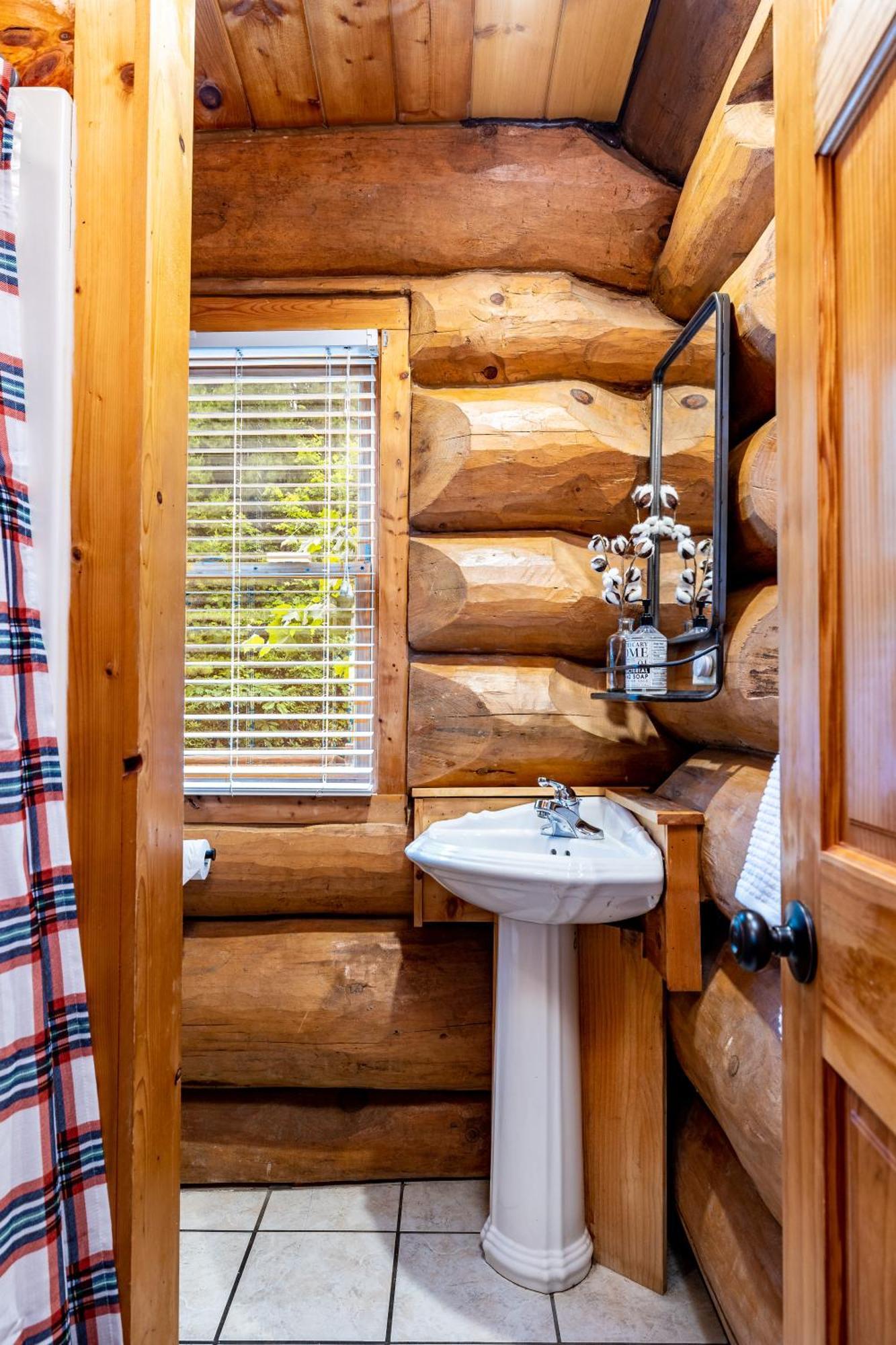 Holiday home Smokies Boutique Cabins: Mountain Retreat With Amenities Gatlinburg
