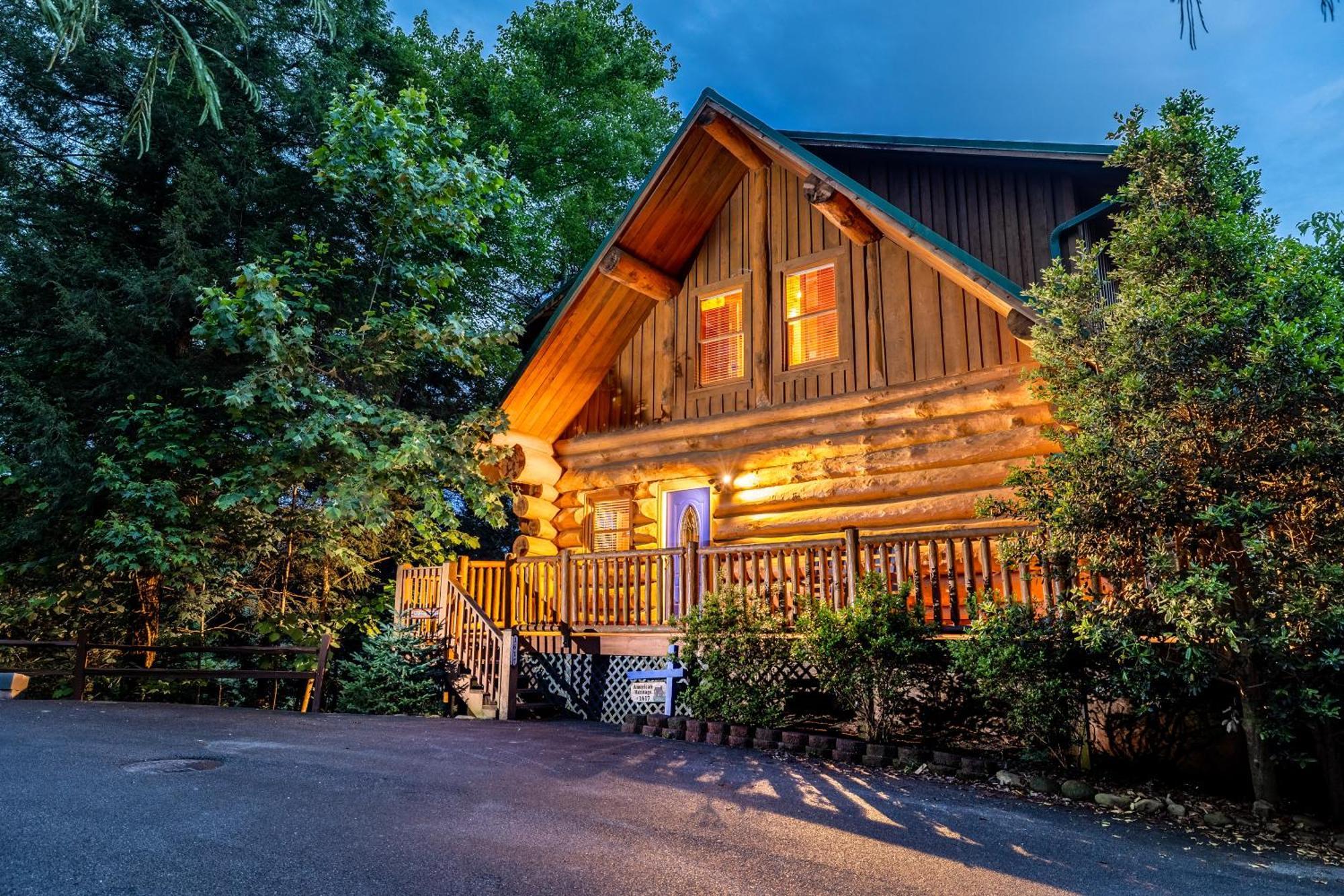 Smokies Boutique Cabins: Mountain Retreat With Amenities Gatlinburg