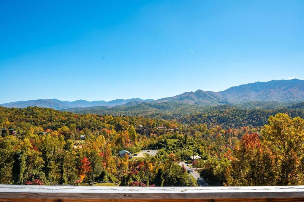 Modern Near Smoky Mountain National Park Villa Gatlinburg