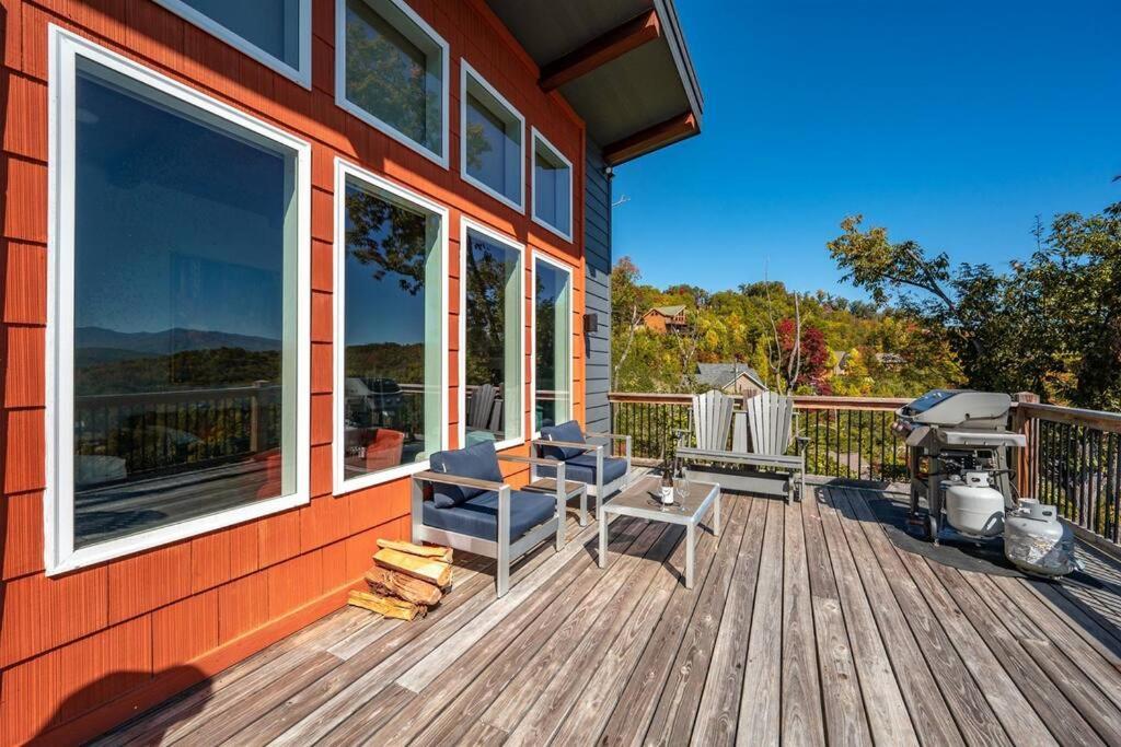 Modern Near Smoky Mountain National Park