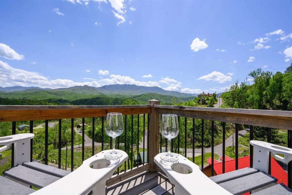 Modern Near Smoky Mountain National Park Gatlinburg