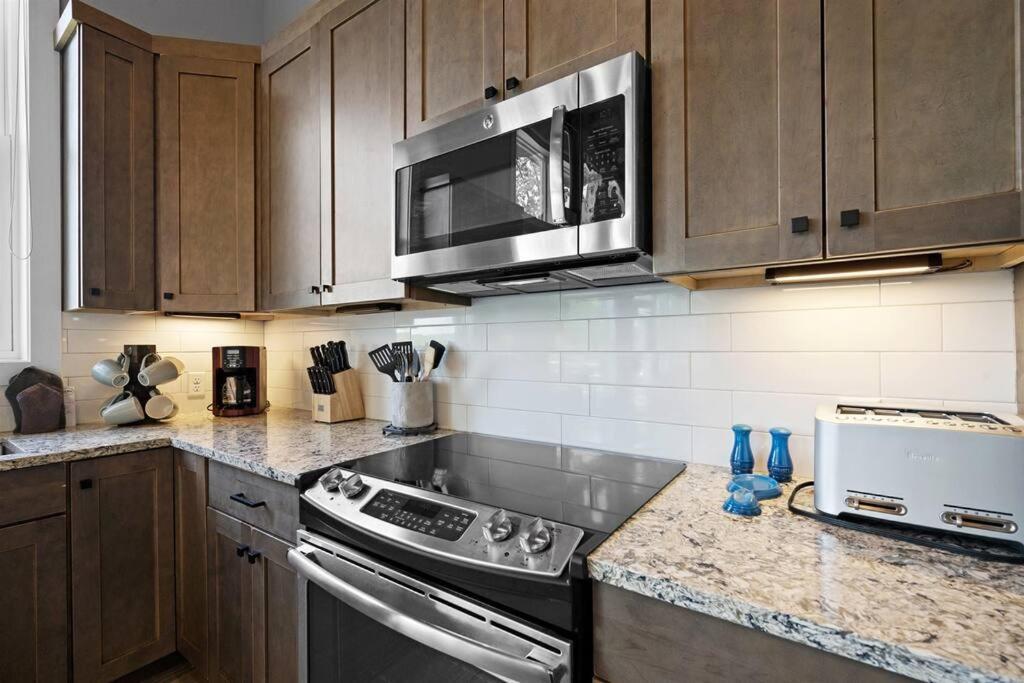 Modern Near Smoky Mountain National Park *