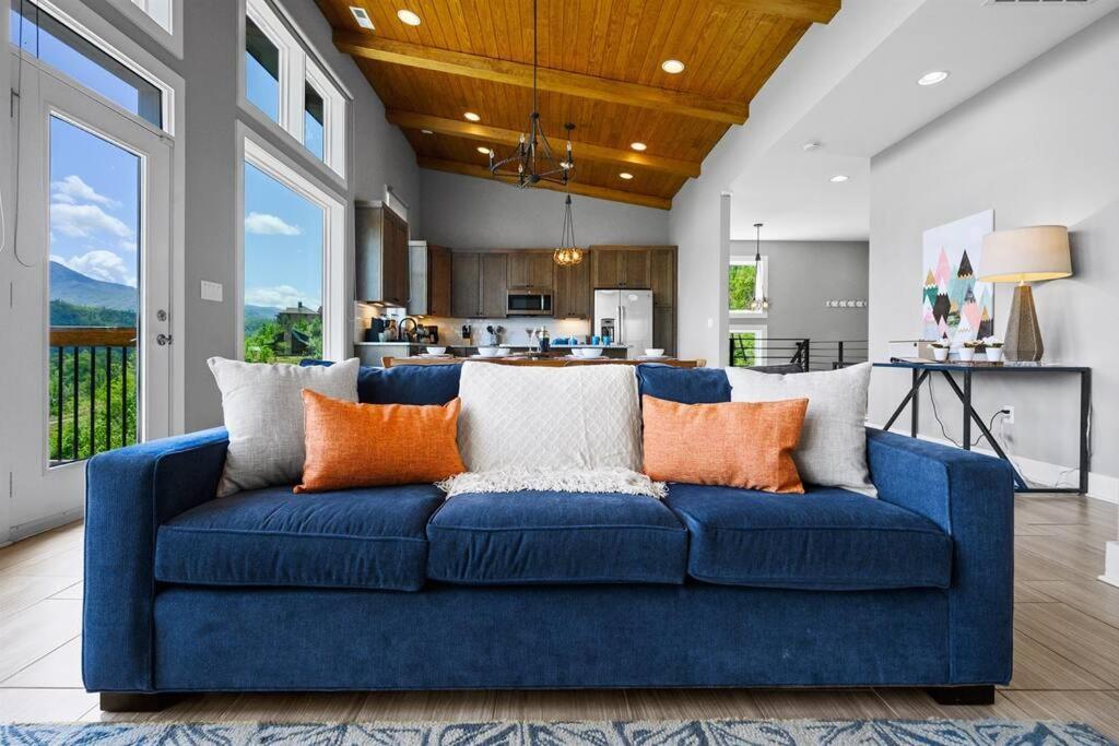 Modern Near Smoky Mountain National Park Villa Gatlinburg