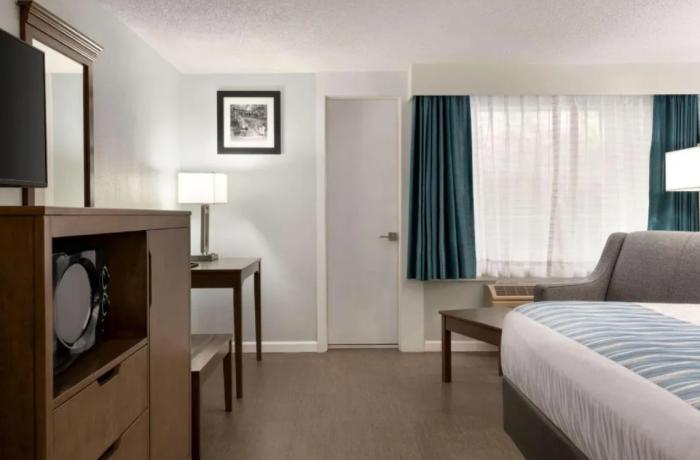 Hotel River