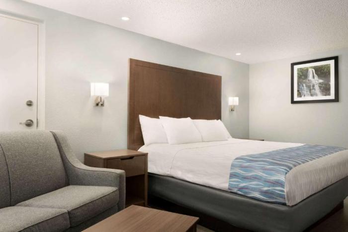 Hotel River 2*