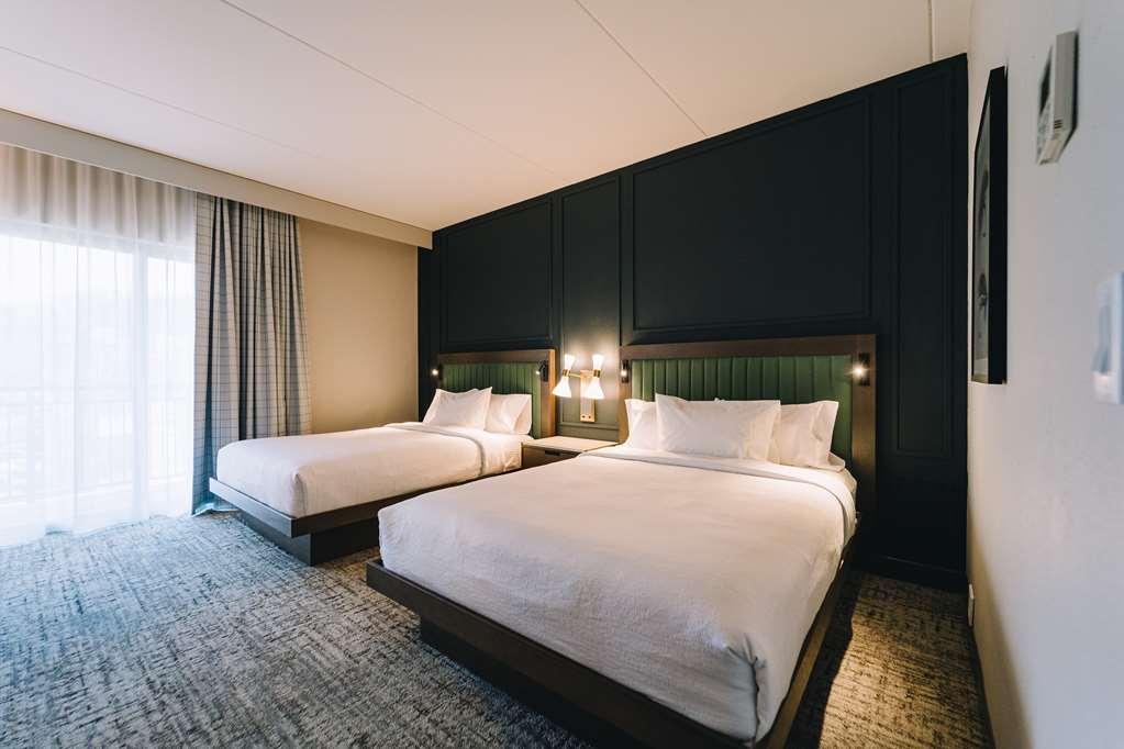 Hotel Embassy By Hilton *
