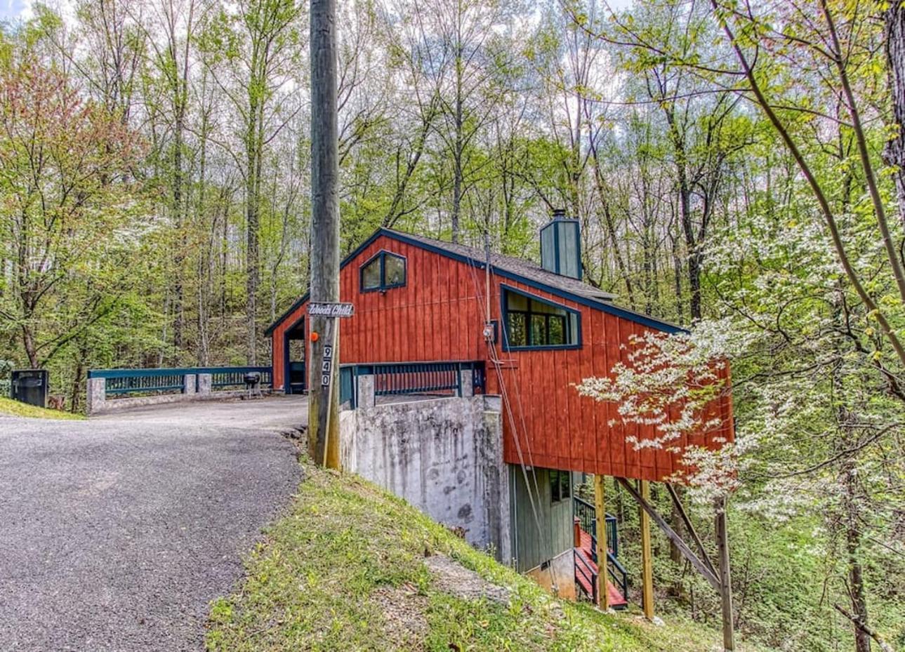 Holiday home Peace, Serenity & Relaxation In The Smokies!