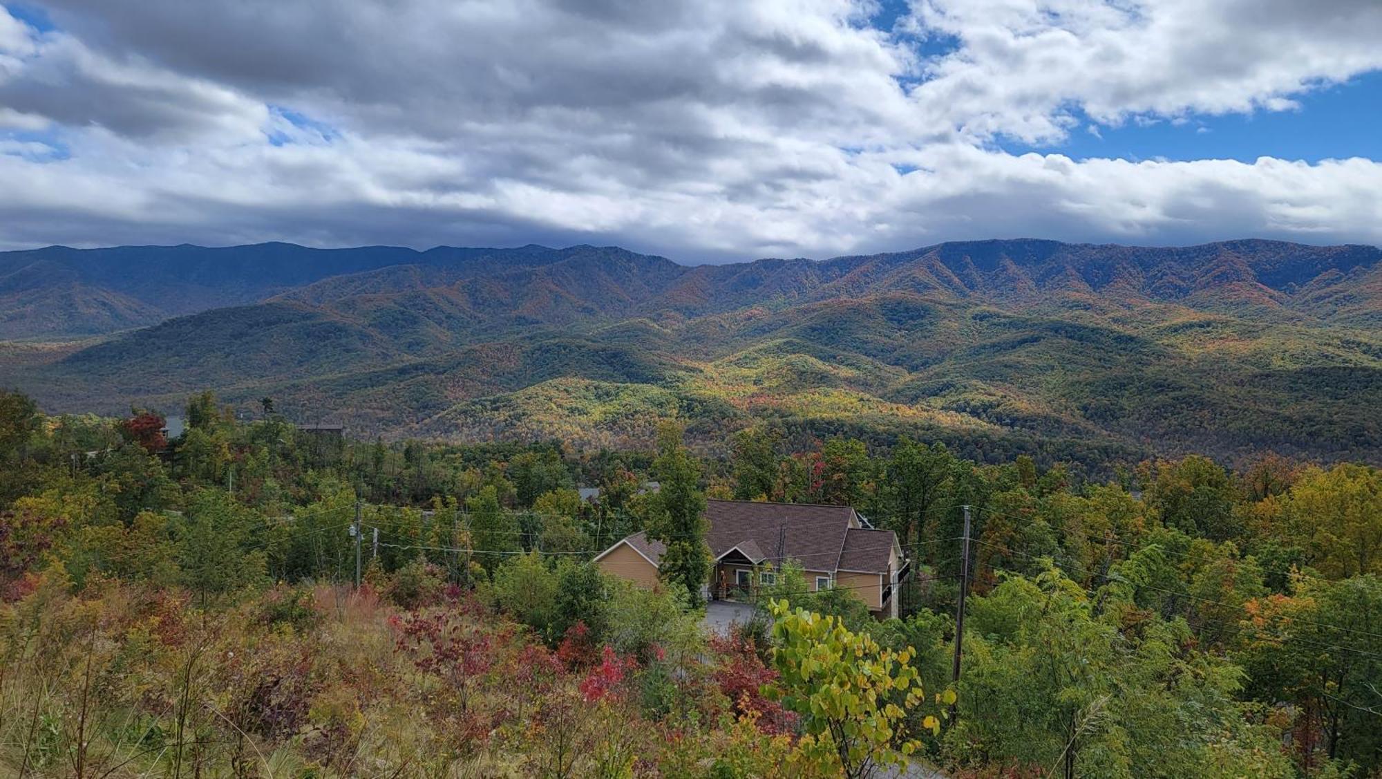 Holiday home Smoky Heights Overlook, Luxury Log Cabin, Mountain & Views Gatlinburg