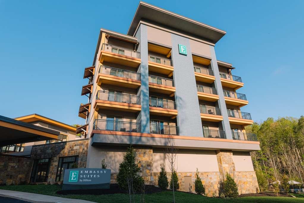 Hotel Embassy By Hilton Gatlinburg
