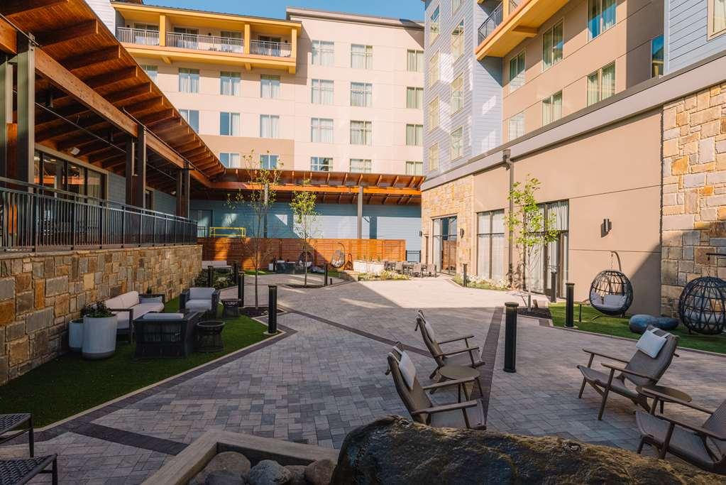 Embassy By Hilton Gatlinburg
