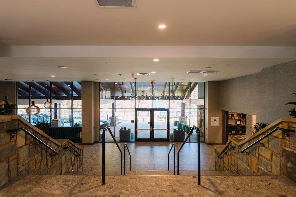 Hotel Embassy By Hilton *