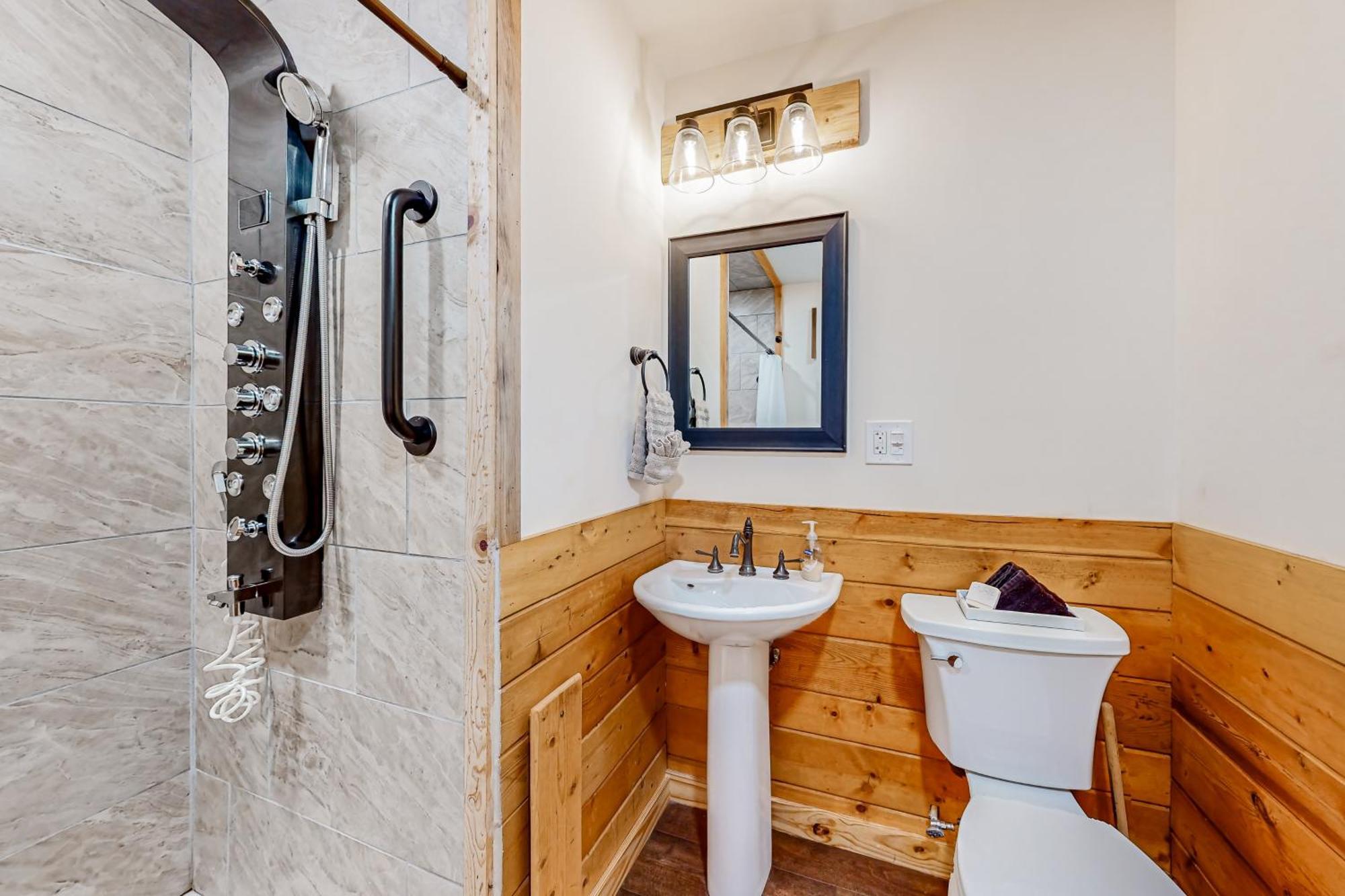 Honey Hive Hideaway * Gatlinburg