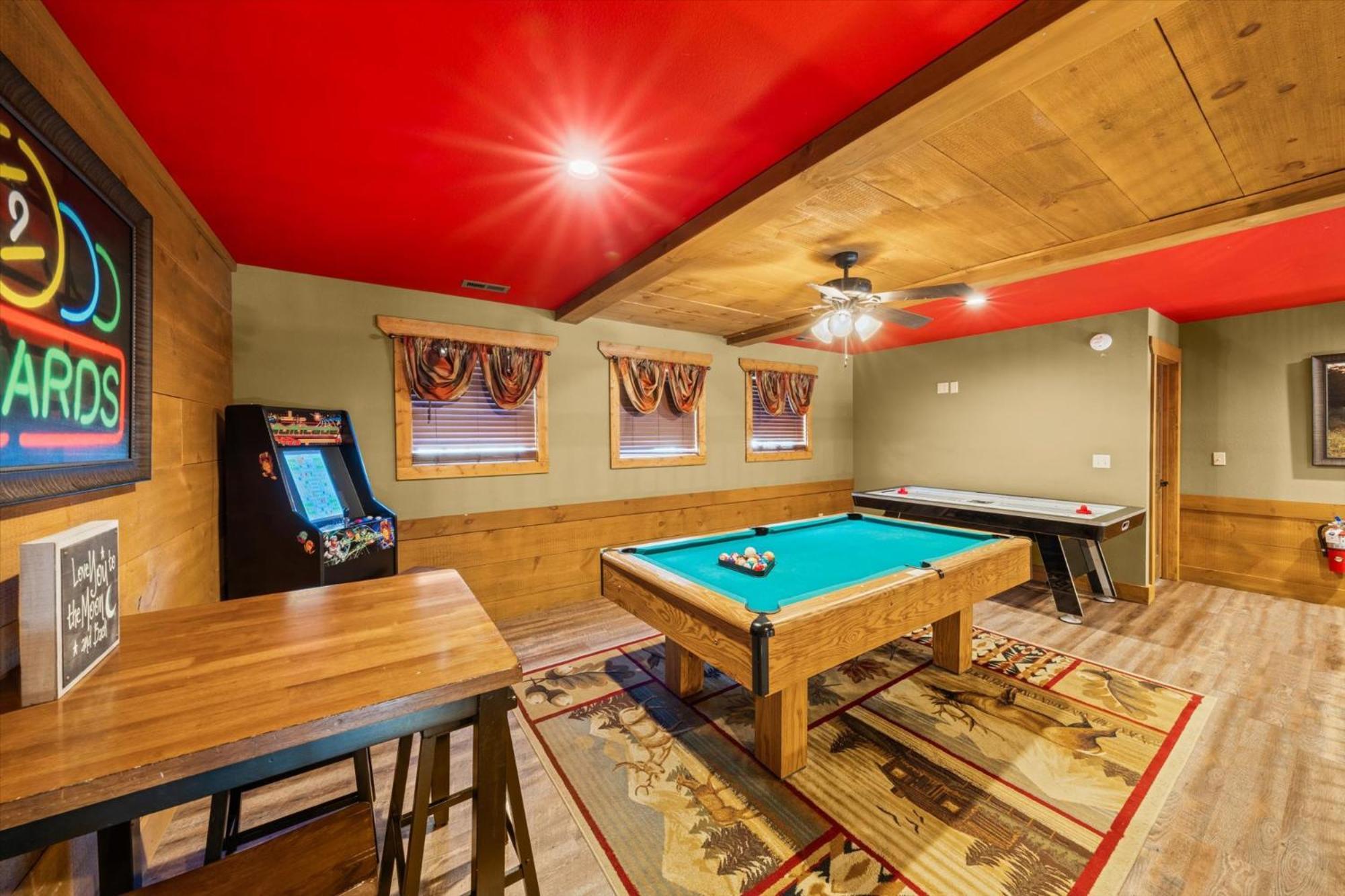 Chalet Splash Mansion By Eden Crest *