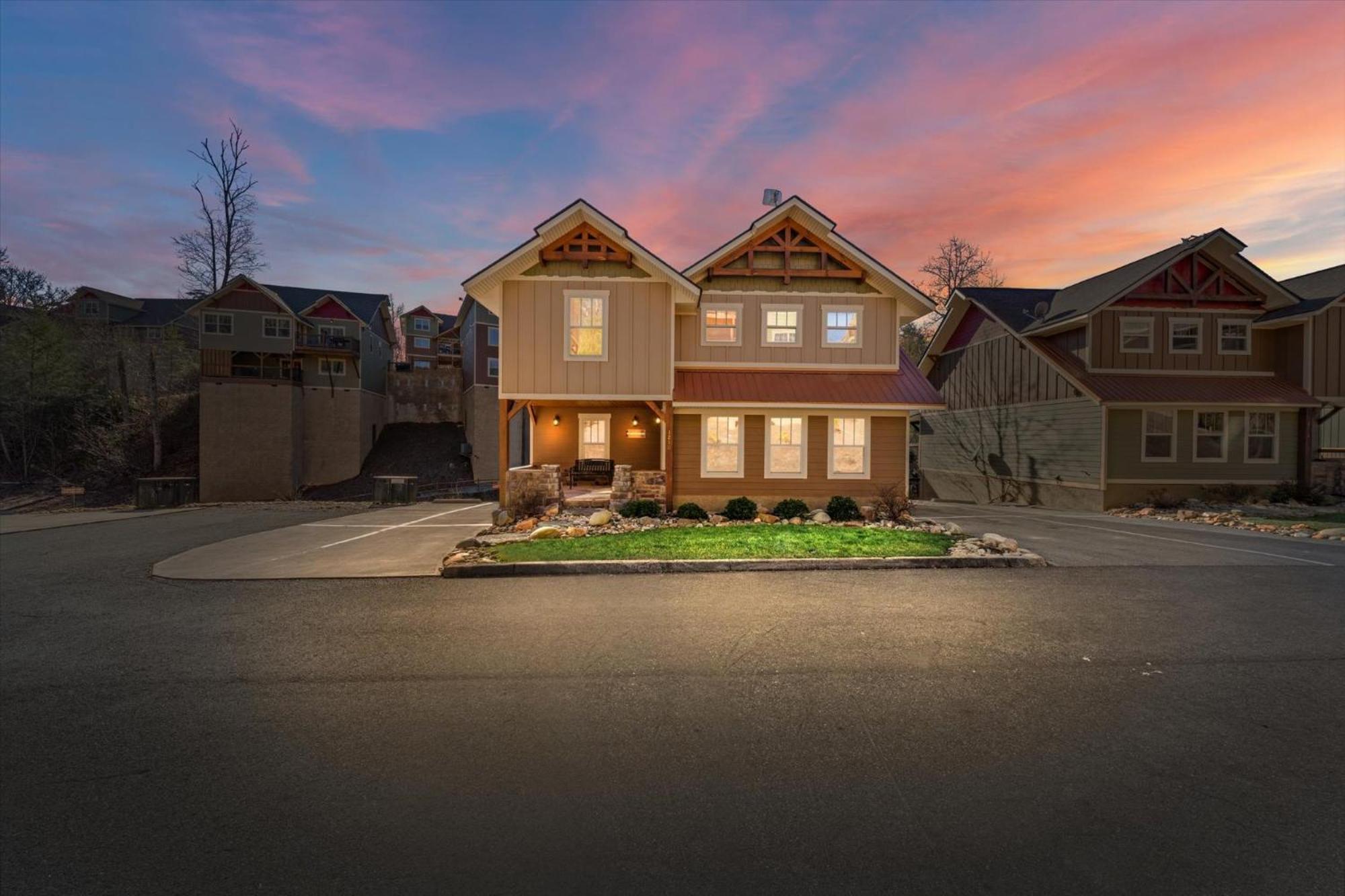 Splash Mansion By Eden Crest Chalet *