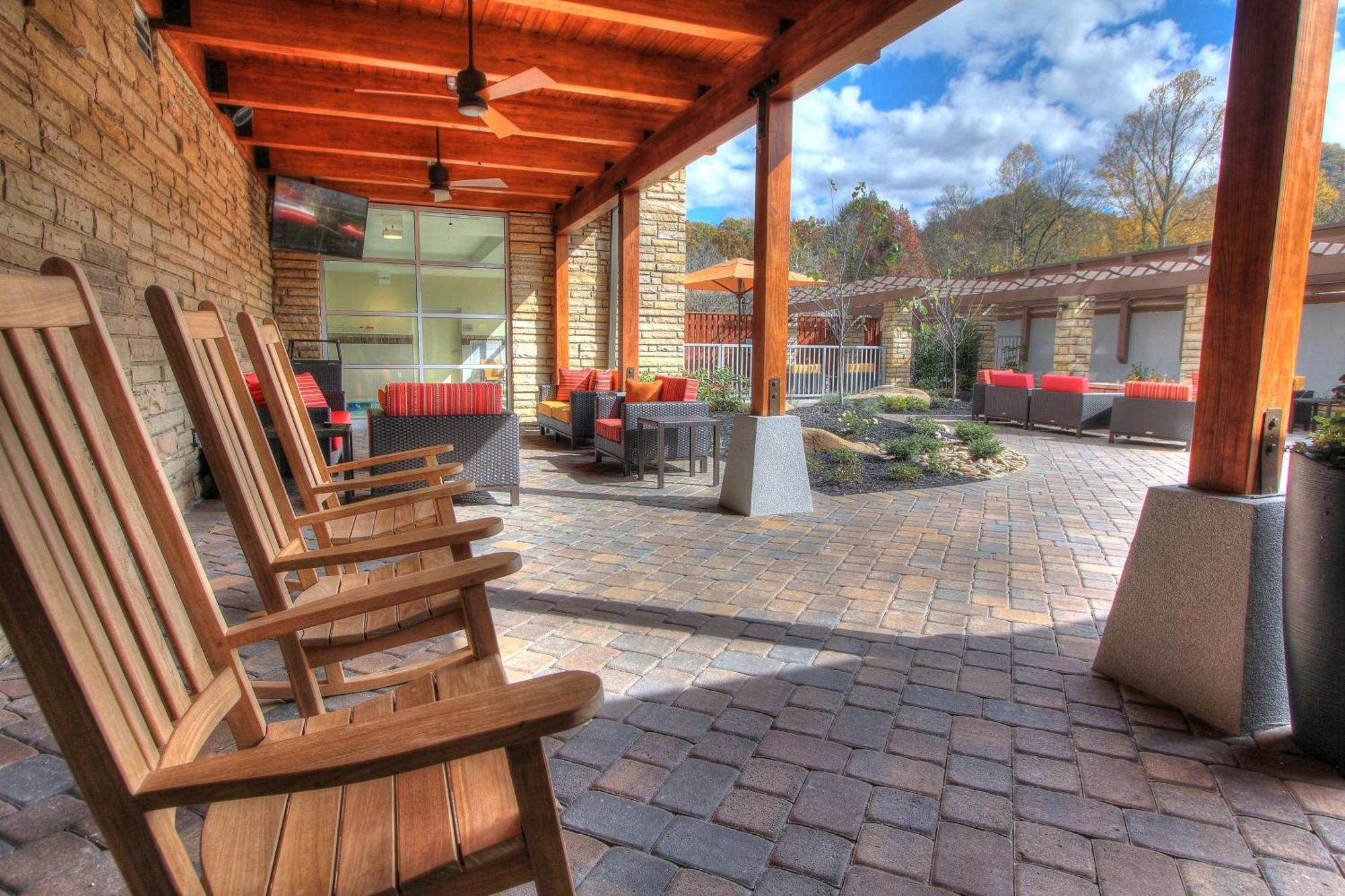Courtyard By Marriott Downtown Hotel Gatlinburg