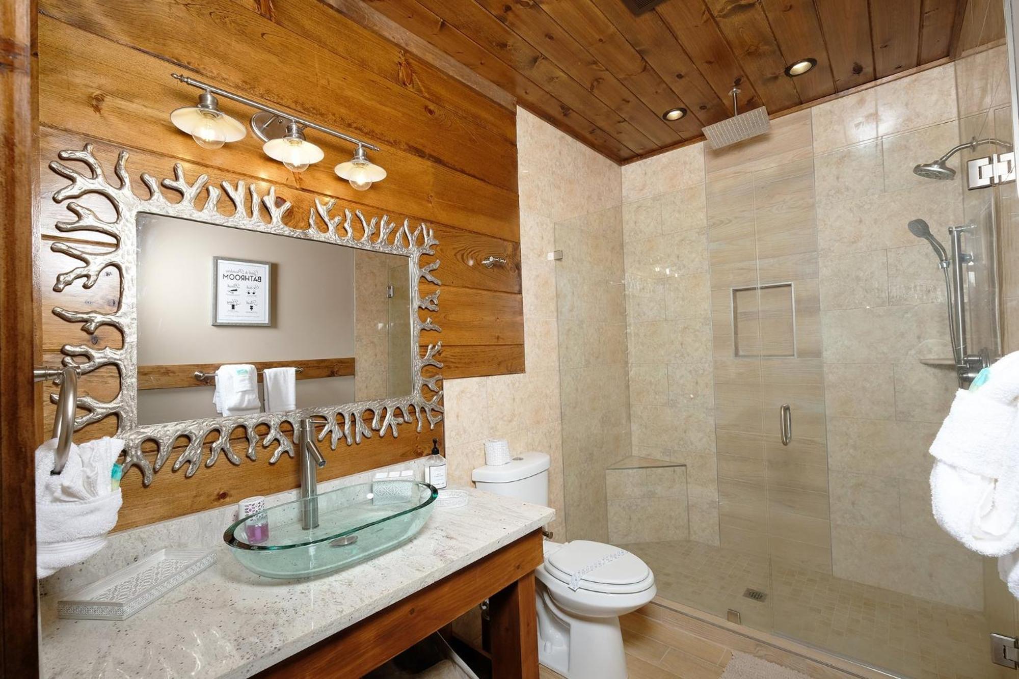 Looking Glass Villa