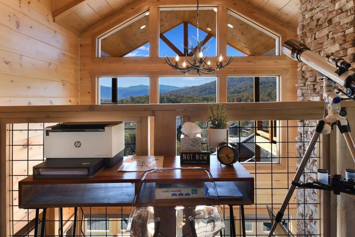 Big Bear Shack - Handicap Accessible & Dog Friendly Gatlinburg