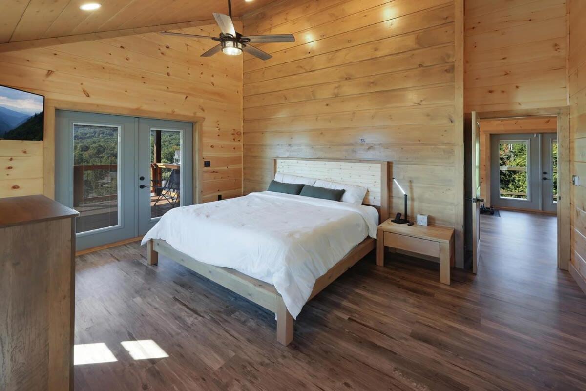 Big Bear Shack - Handicap Accessible & Dog Friendly