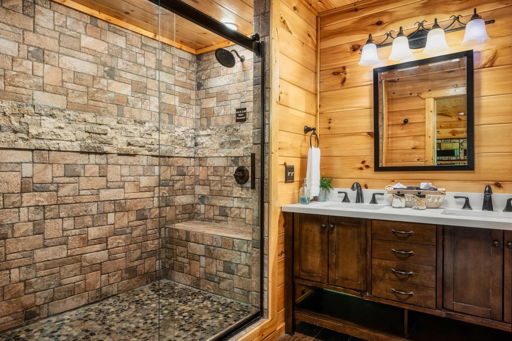Chalet Moonshine Mtn - Hugelodge - Views - June Deals - Game Rm - Hot Tub - Fire Pit *