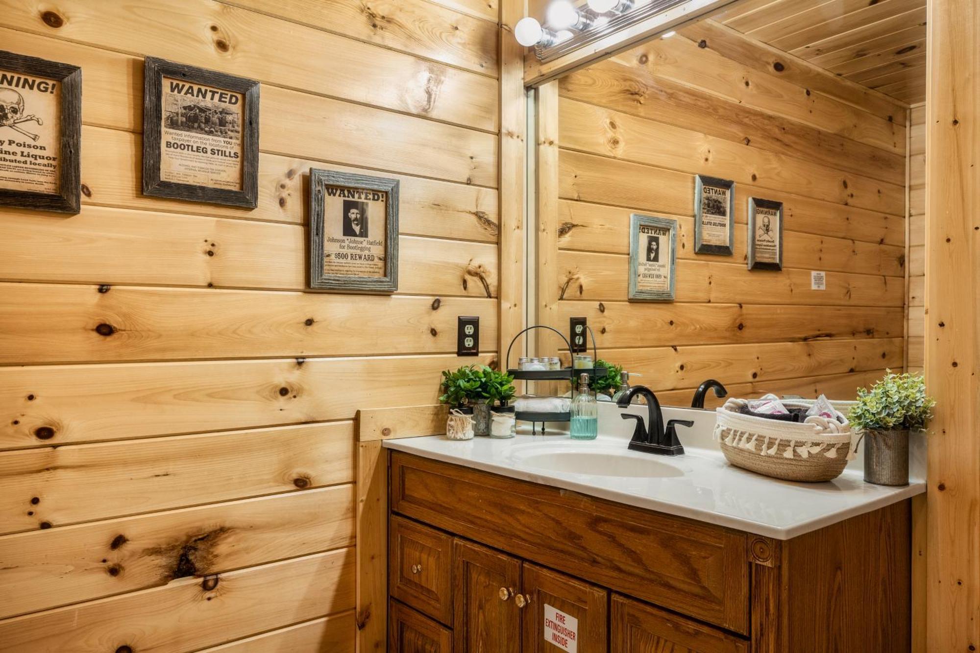 Moonshine Mtn - Hugelodge - Views - June Deals - Game Rm - Hot Tub - Fire Pit *