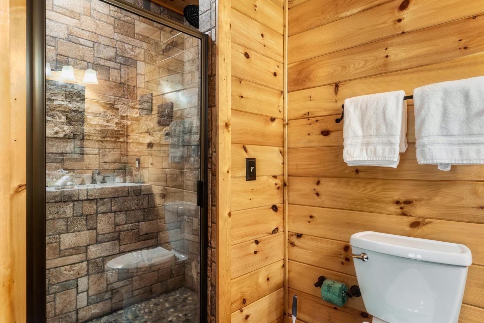 Chalet Moonshine Mtn - Hugelodge - Views - June Deals - Game Rm - Hot Tub - Fire Pit