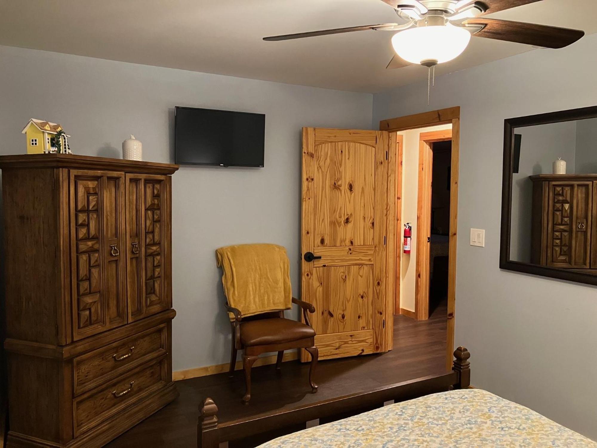 Holiday home Honey Hive Hideaway *